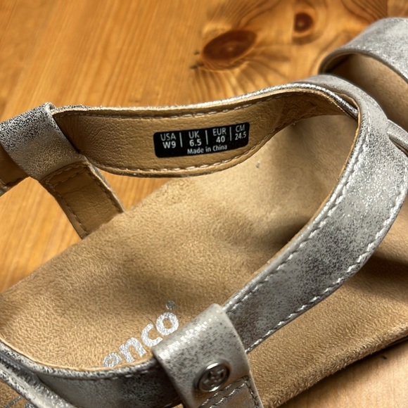 Silver Spenco cross strap sandals - Picture 4 of 4